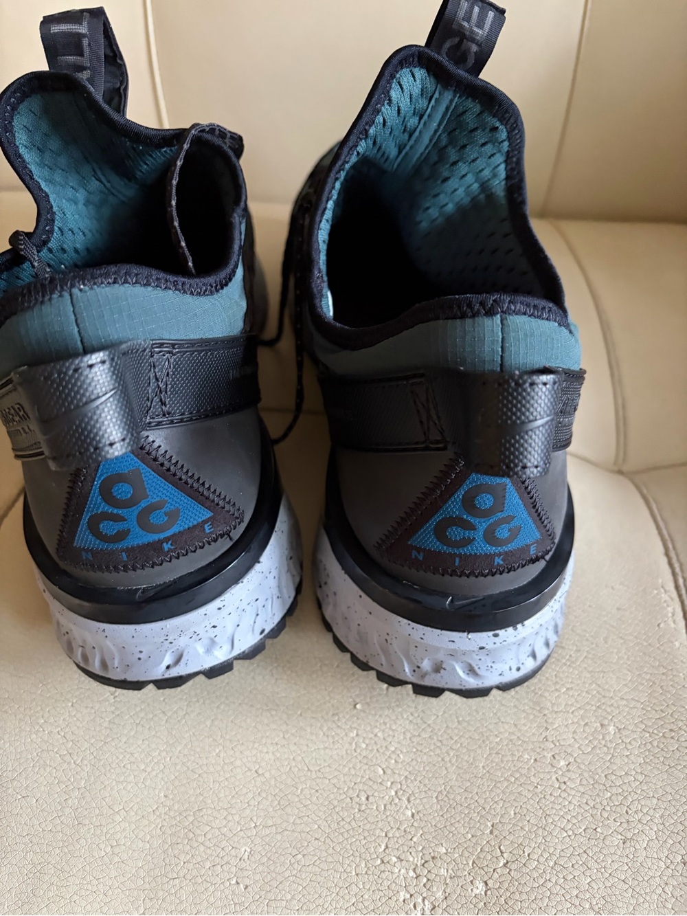 Nike Men’s ACG Trail Shoes — Teal and Black - Picture 5 of 6